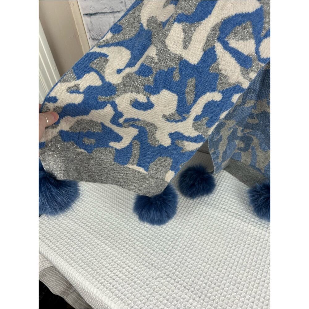 Mitchi Blue Gray Camo Scarf & Fingerless Gloves Fox Fur Pom Set NWT - Picture 6 of 10
